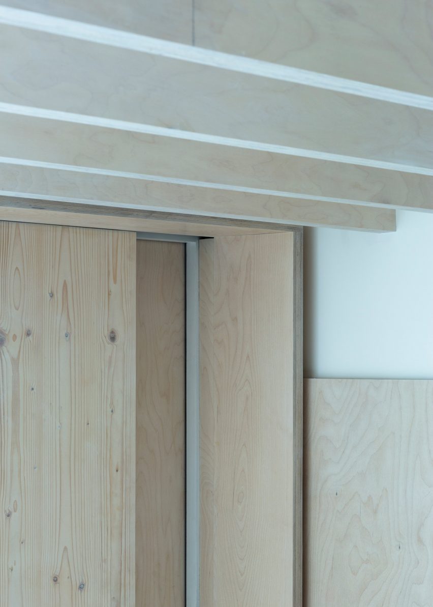 Minimalist Methodist church by West Architecture