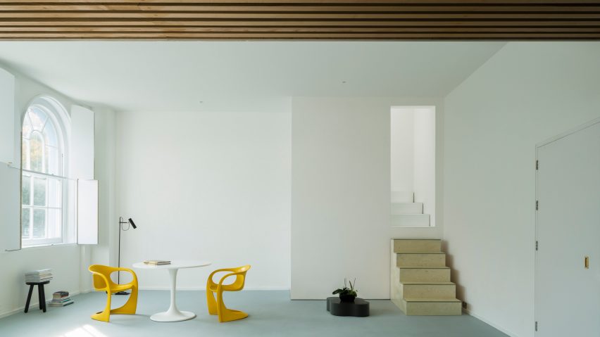 Minimalist Methodist church by West Architecture