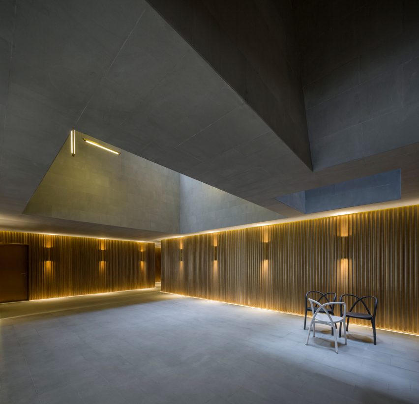 Shanghai Theatre by Neri&Hu