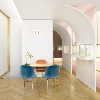 Nuun jewellery shop by Java Architectes