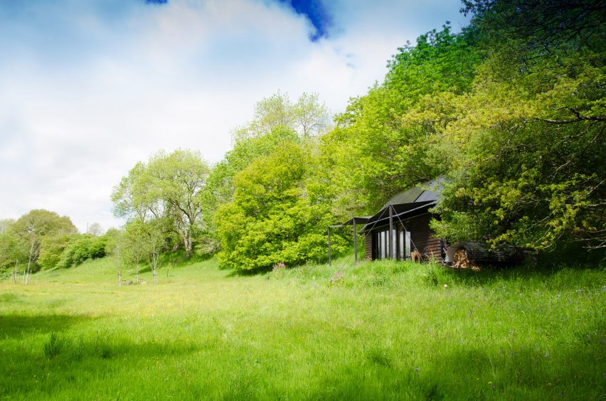Oak cabin by out the valley