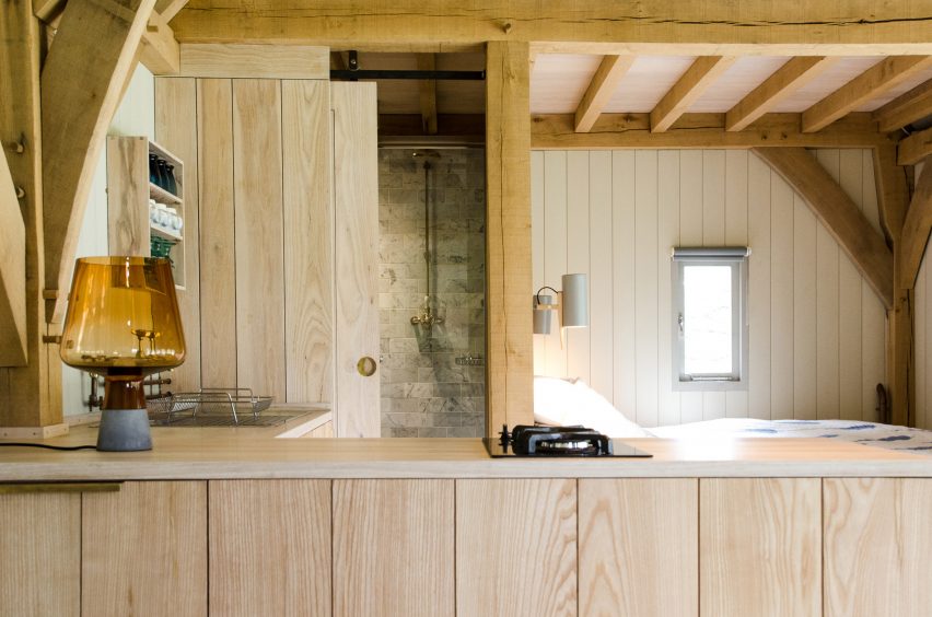 Oak cabin by out the valley