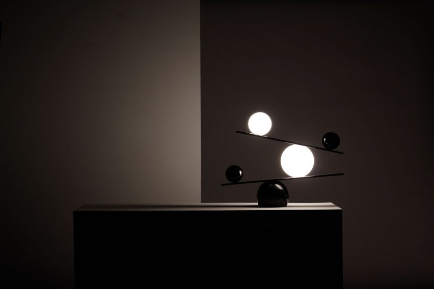 Oblure / Balance by Victor Castanera
