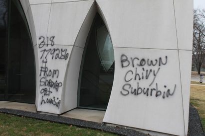 philip-johnson-interfaith-peace-chapel-graffiti_dezeen_1