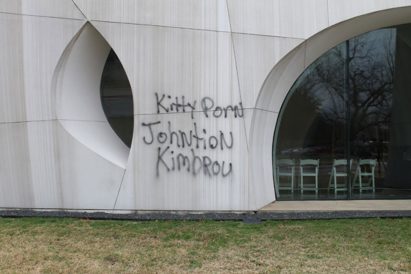 philip-johnson-interfaith-peace-chapel-graffiti_dezeen_2
