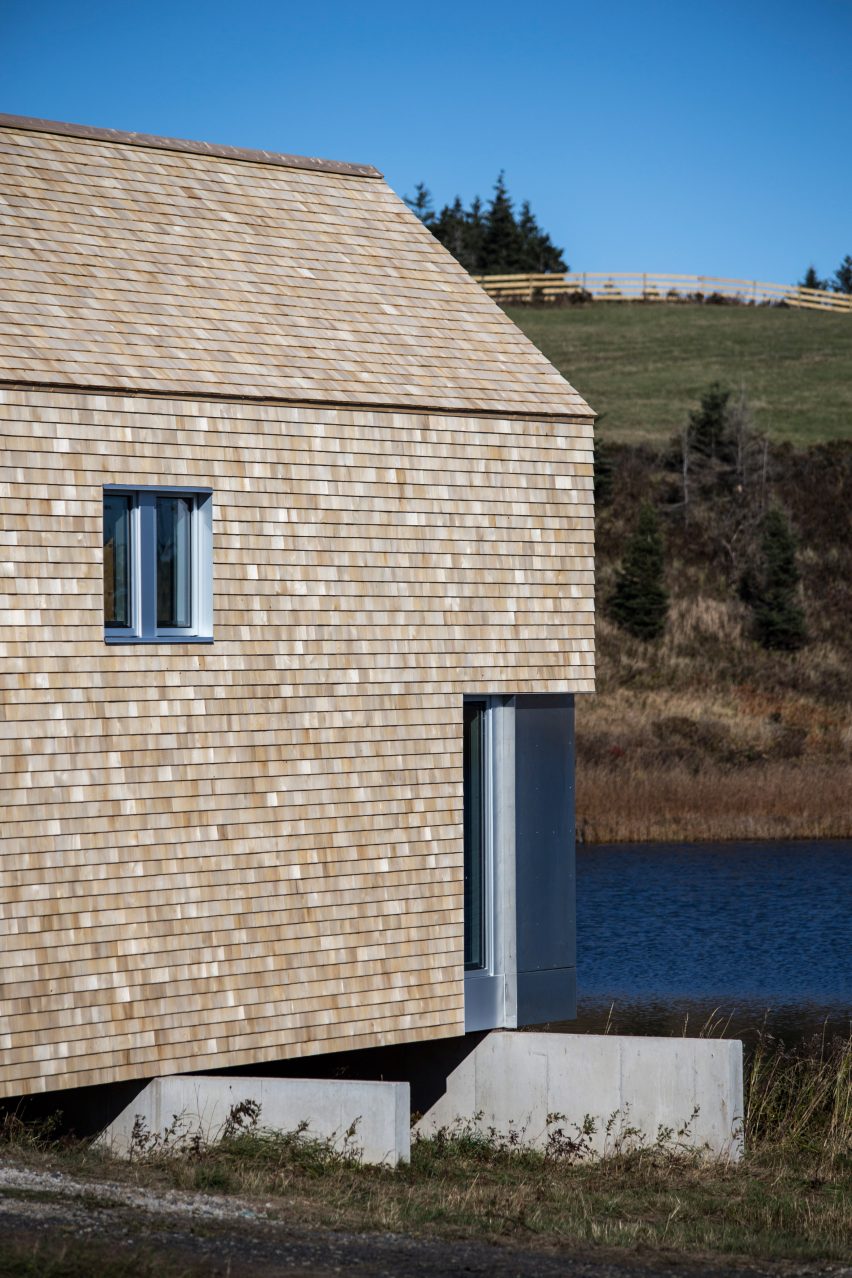 Point House by MacKay-Lyons Sweetapple