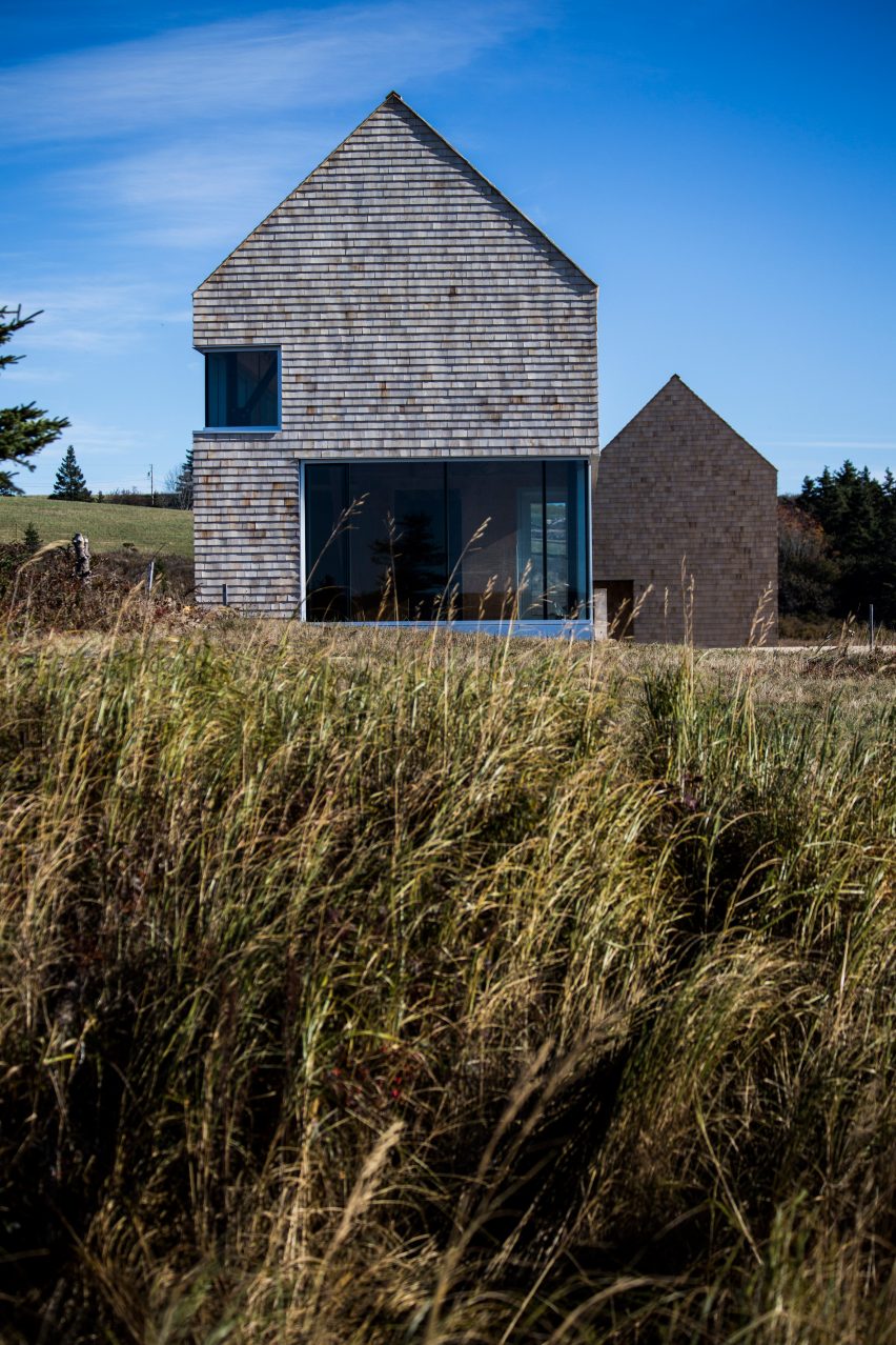 Point House by MacKay-Lyons Sweetapple
