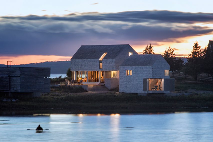 Point House by MacKay-Lyons Sweetapple