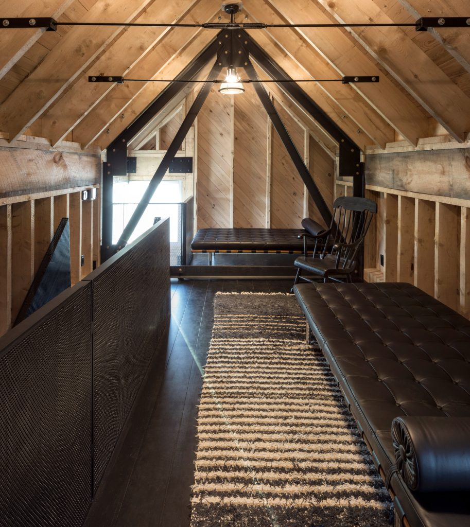 Point House by MacKay-Lyons Sweetapple