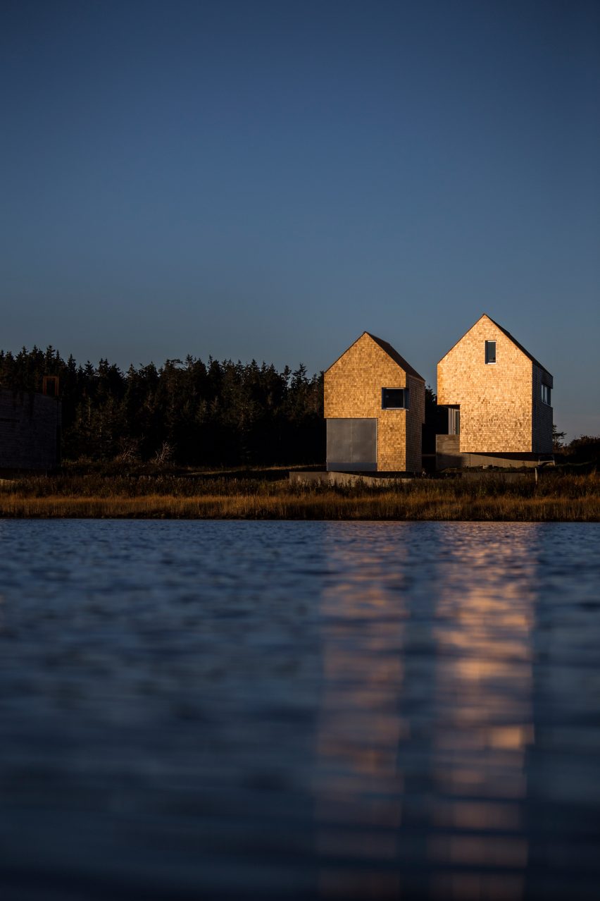 Point House by MacKay-Lyons Sweetapple