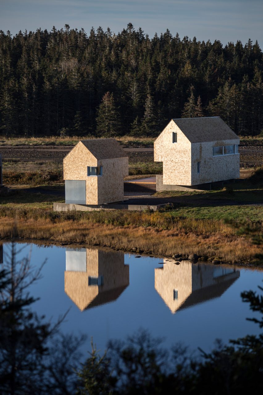 Point House by MacKay-Lyons Sweetapple