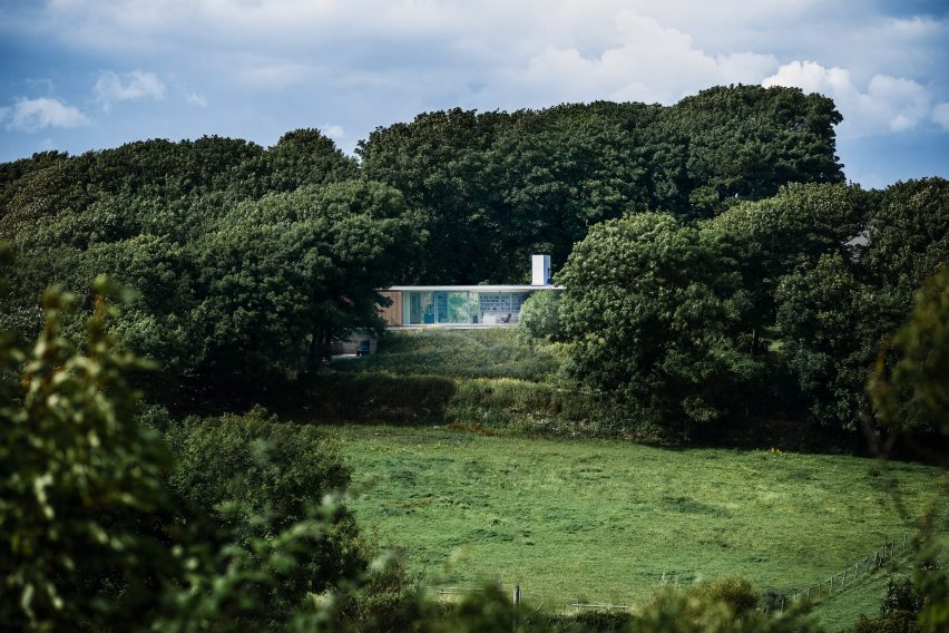 Quest in Swanage by Strom Architects