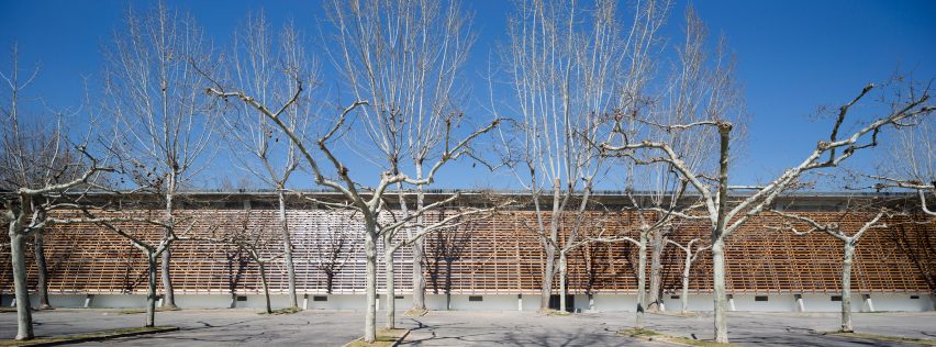 Riding arena by Beta 0 Architects
