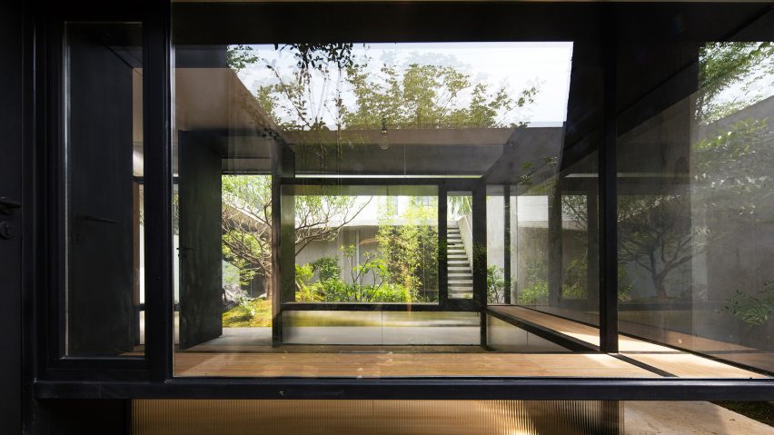 Atelier Deshaus creates glass and steel tea house for Shanghai garden