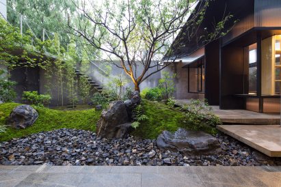 Tea House in Li Garden by Deshaus Atelier
