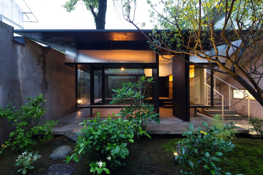 Tea House in Li Garden by Deshaus Atelier