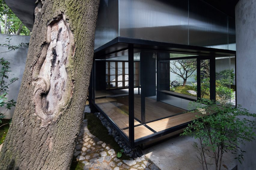 Tea House in Li Garden by Deshaus Atelier