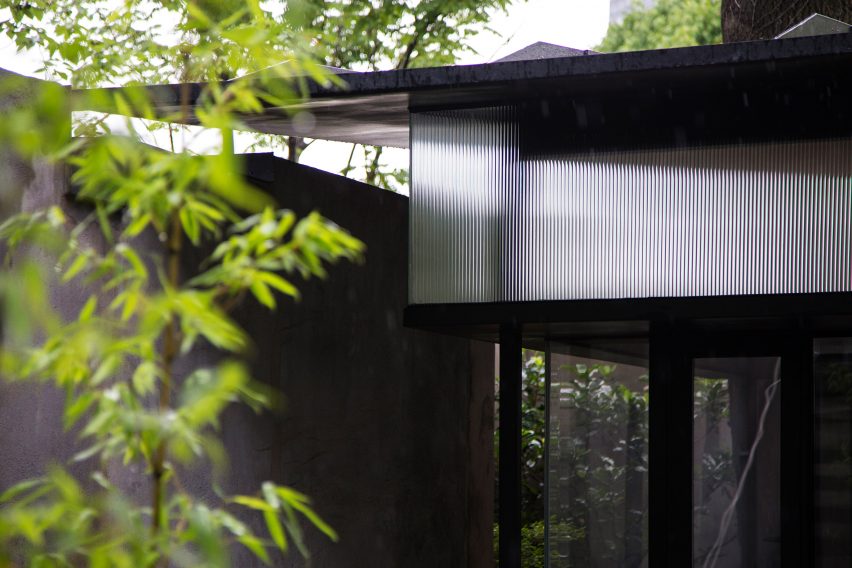 Tea House in Li Garden by Deshaus Atelier