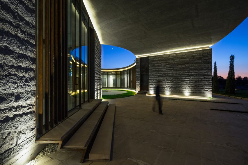 The Farm of 38° 30° by Slash Architects, Arkizon Architects