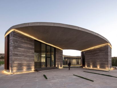 The Farm of 38° 30° by Slash Architects, Arkizon Architects