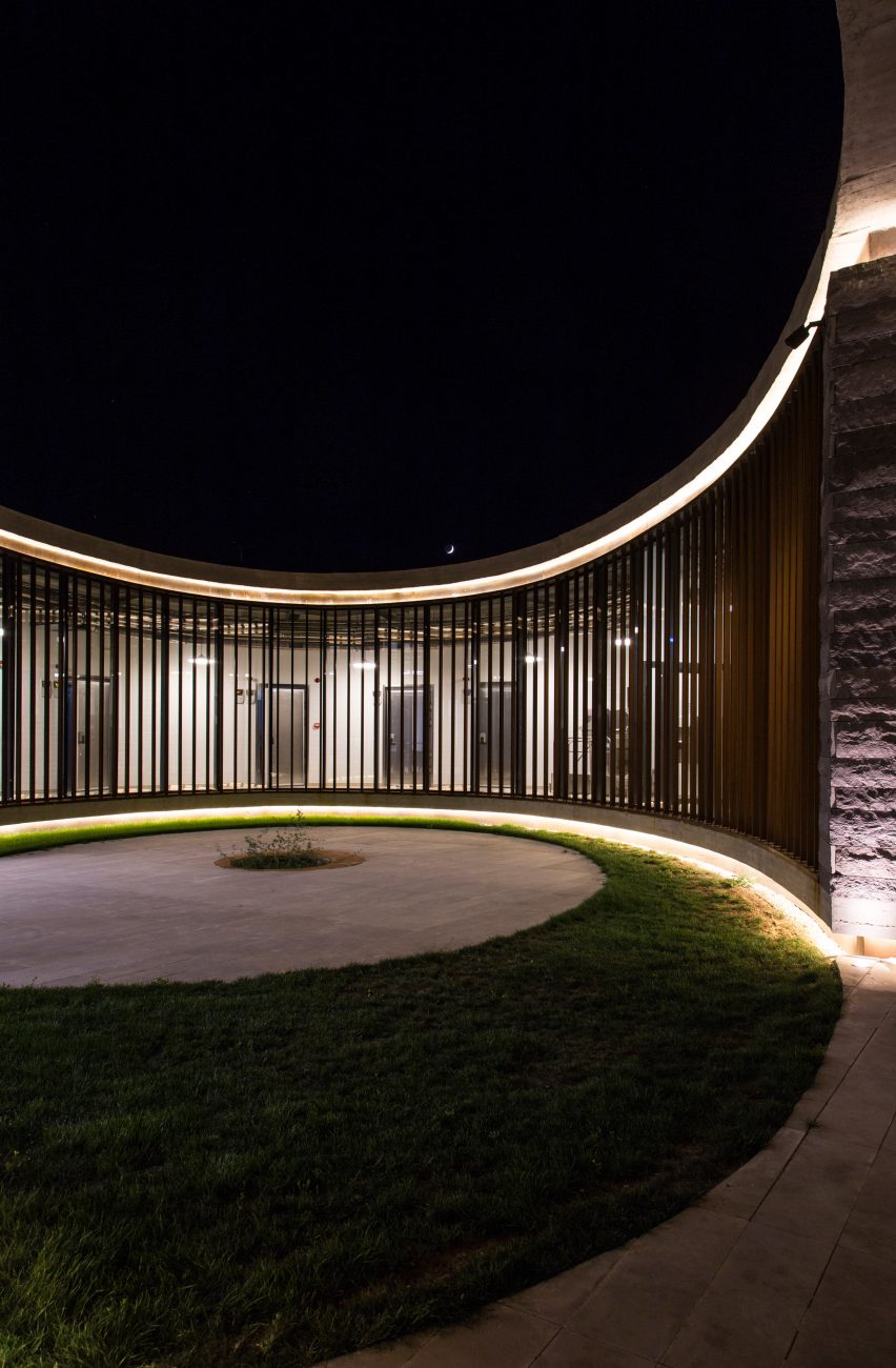 The Farm of 38° 30° by Slash Architects, Arkizon Architects