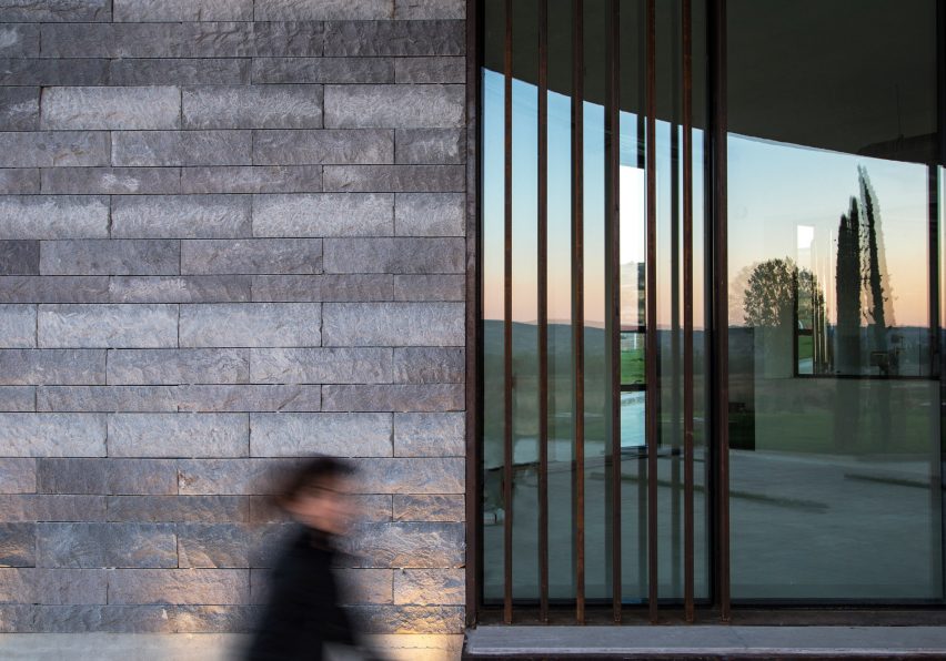 The Farm of 38° 30° by Slash Architects, Arkizon Architects