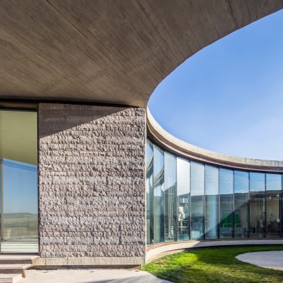 The Farm of 38° 30° by Slash Architects, Arkizon Architects