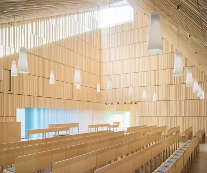 Suvela Chapel by OOPEAA
