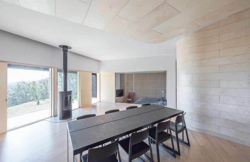 Tilt Roof House BCHO Architects