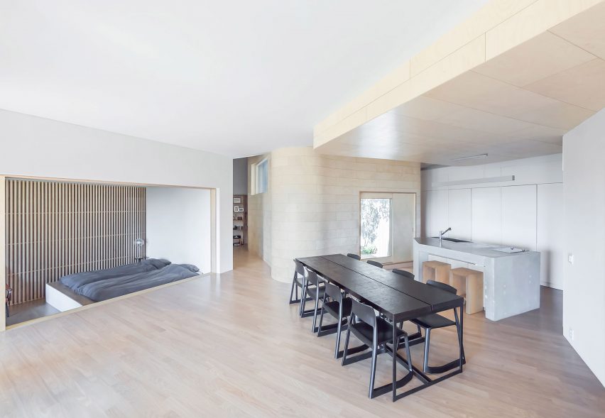 Tilt Roof House BCHO Architects
