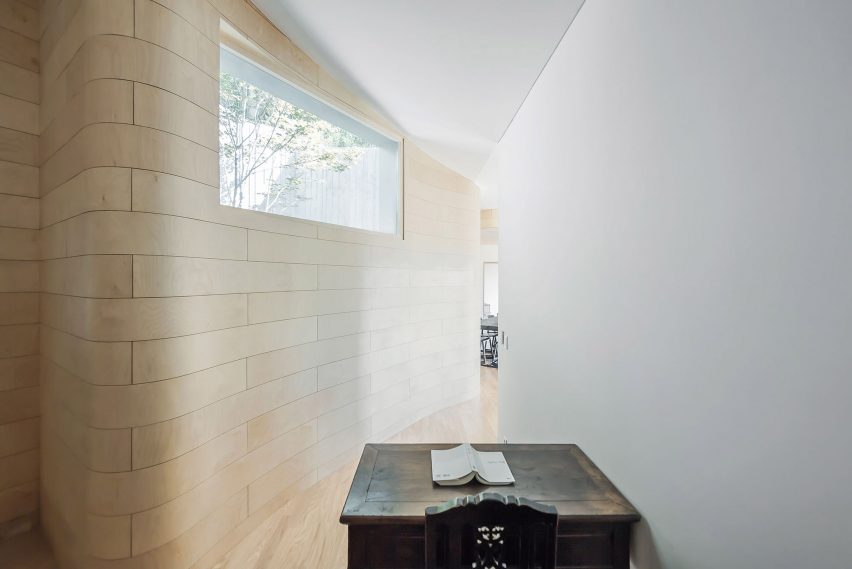 Tilt Roof House BCHO Architects
