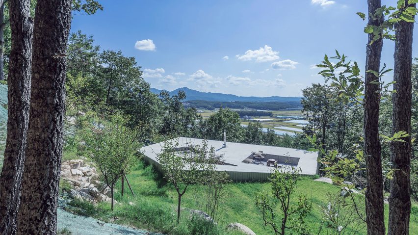 Tilt Roof House BCHO Architects