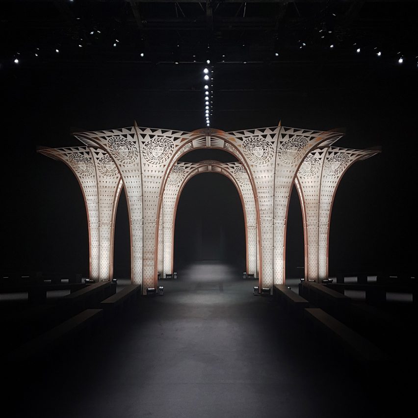 Versace X Hylemo show