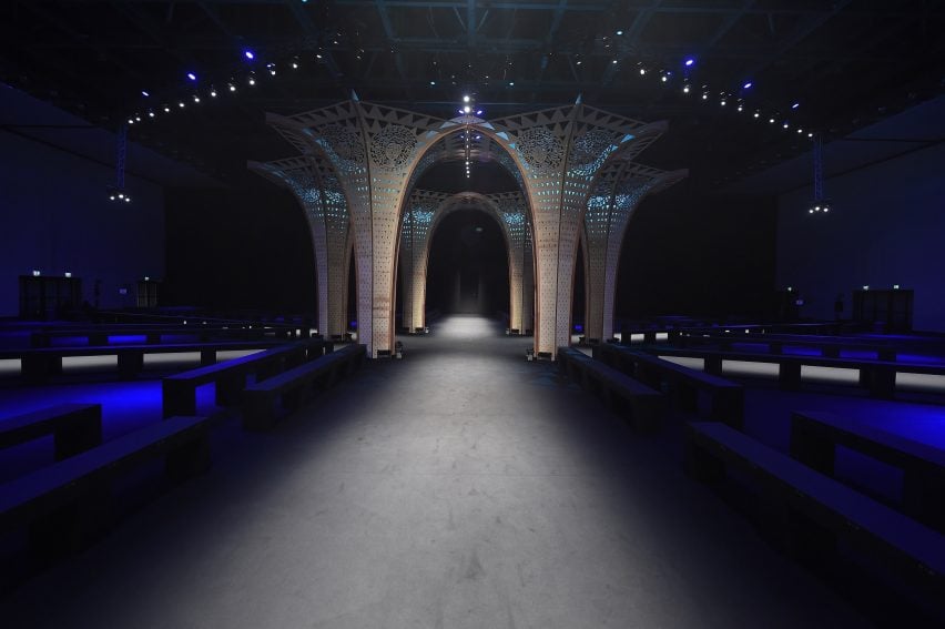 Versace X Hylemo show