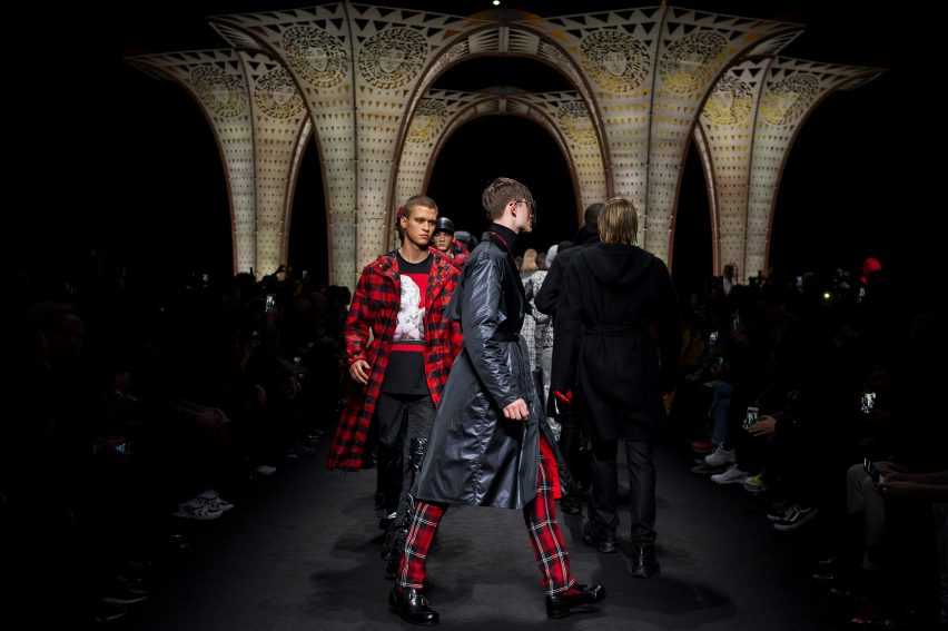 Versace X Hylemo show