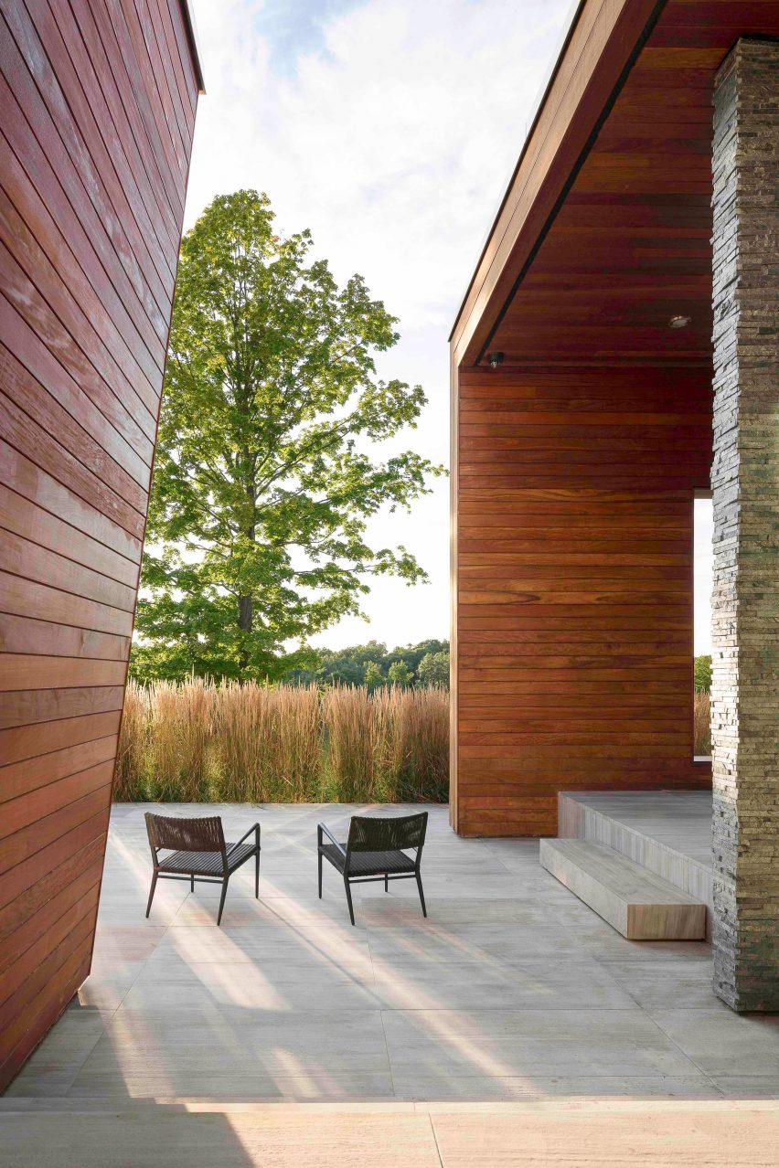 Taghkanic House by Hariri & Hariri - porch