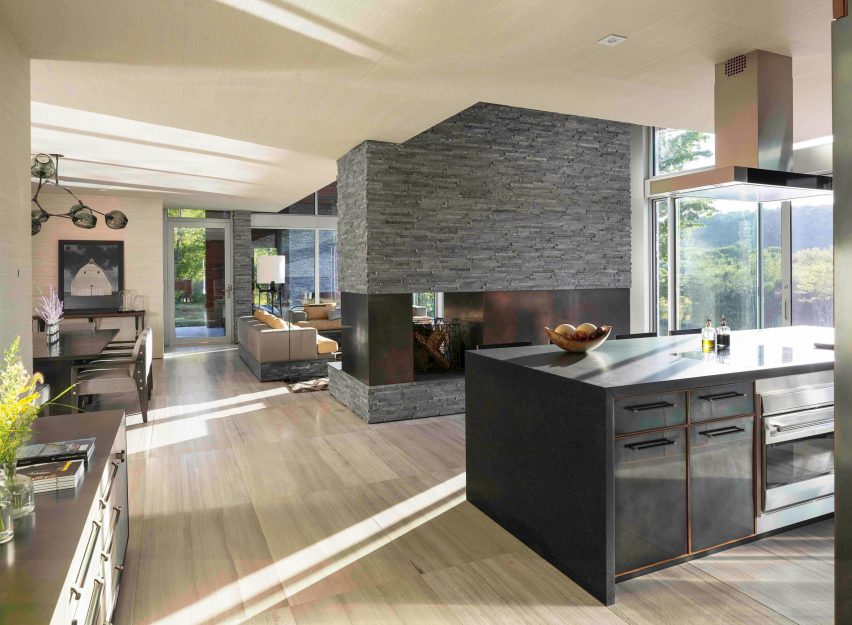 Taghkanic House by Hariri & Hariri -kitchen