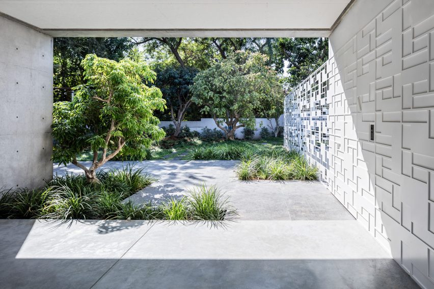 AB House by Pitsou Kedem