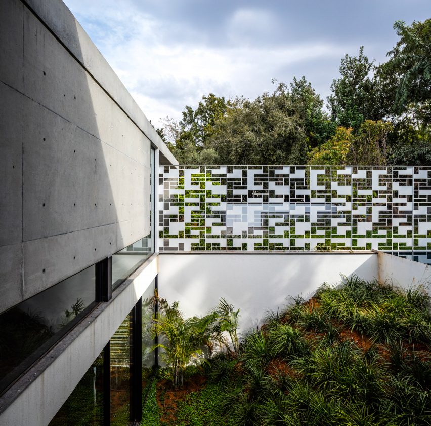 AB House by Pitsou Kedem