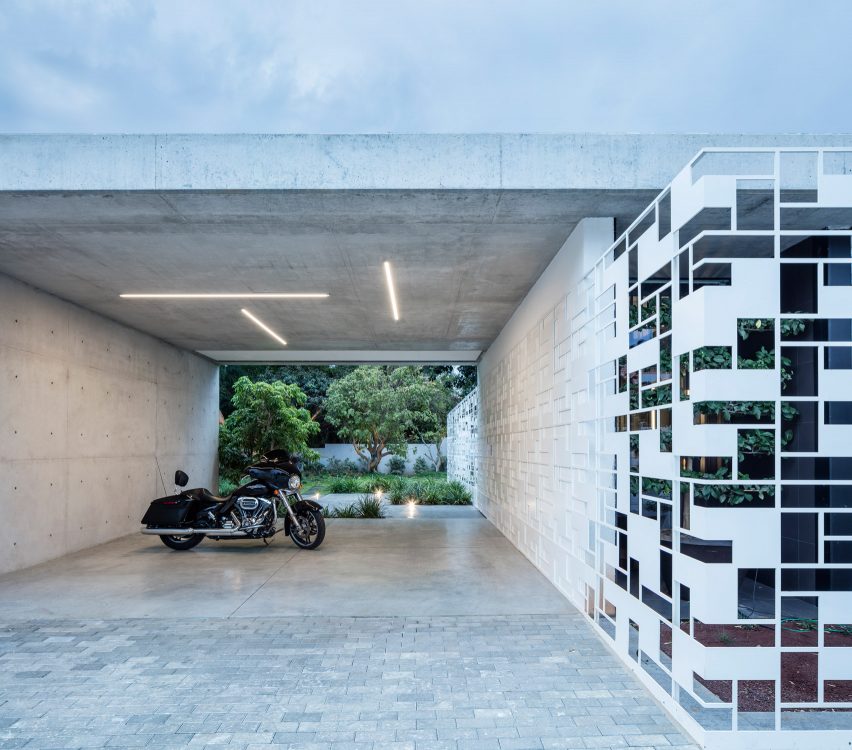 AB House by Pitsou Kedem