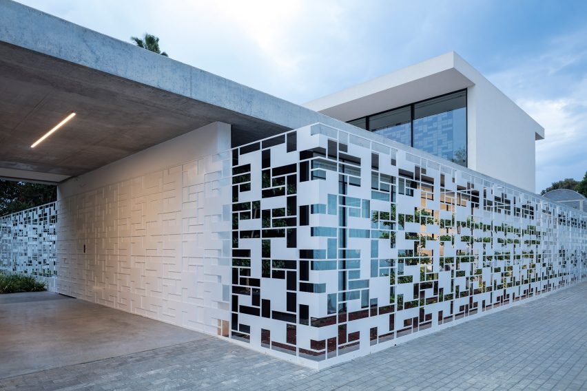AB House by Pitsou Kedem