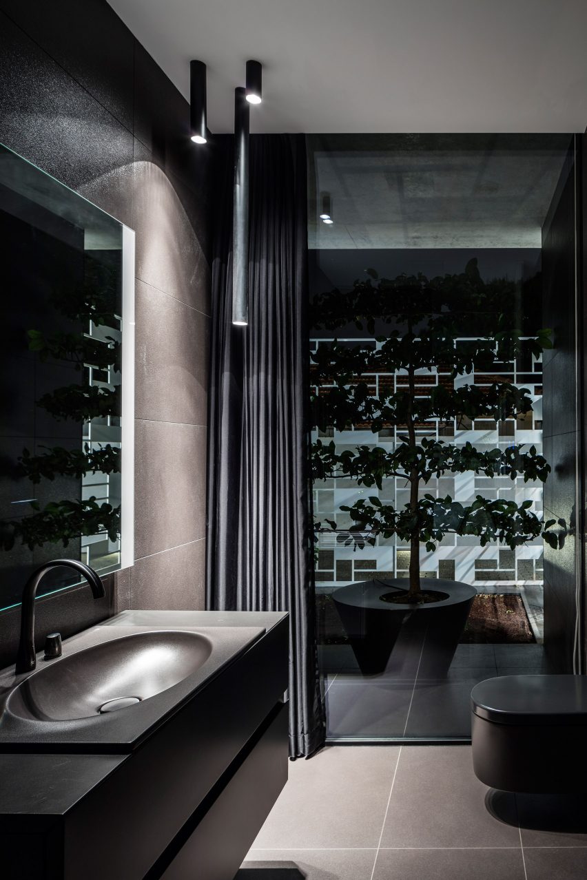AB House by Pitsou Kedem