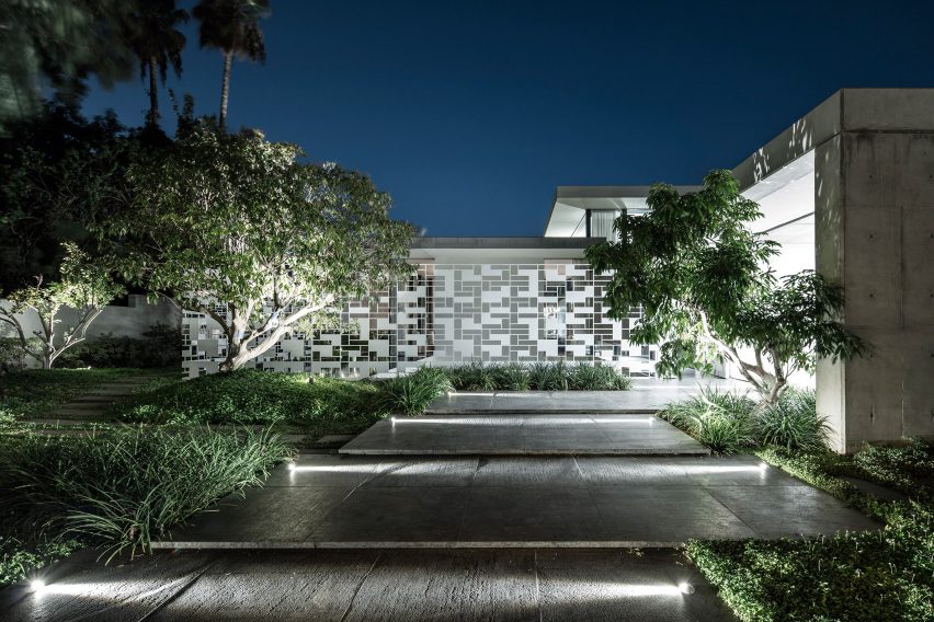 AB House by Pitsou Kedem