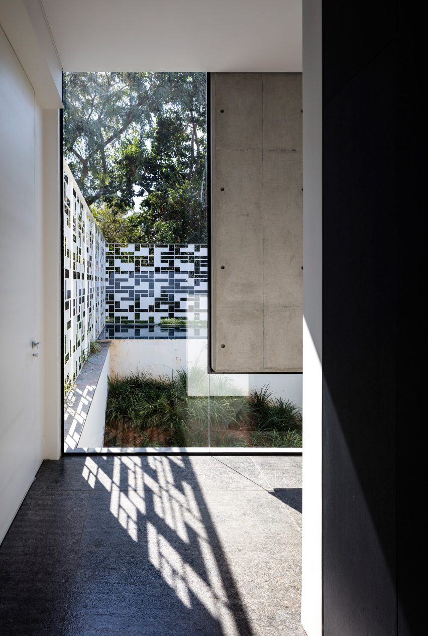 AB House by Pitsou Kedem
