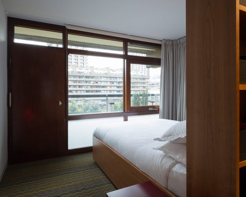 Barbican flat by Azman Architects