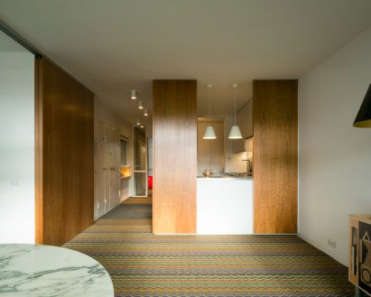 Barbican flat by Azman Architects