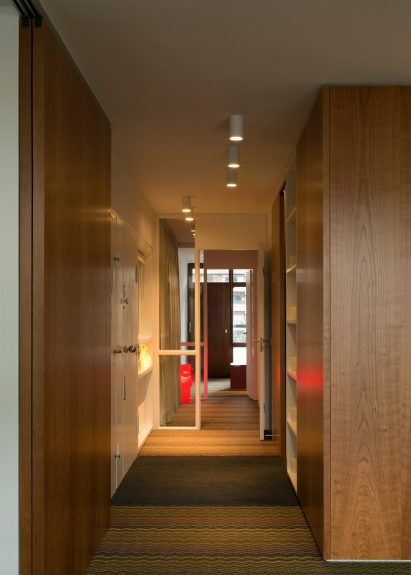 Barbican flat by Azman Architects