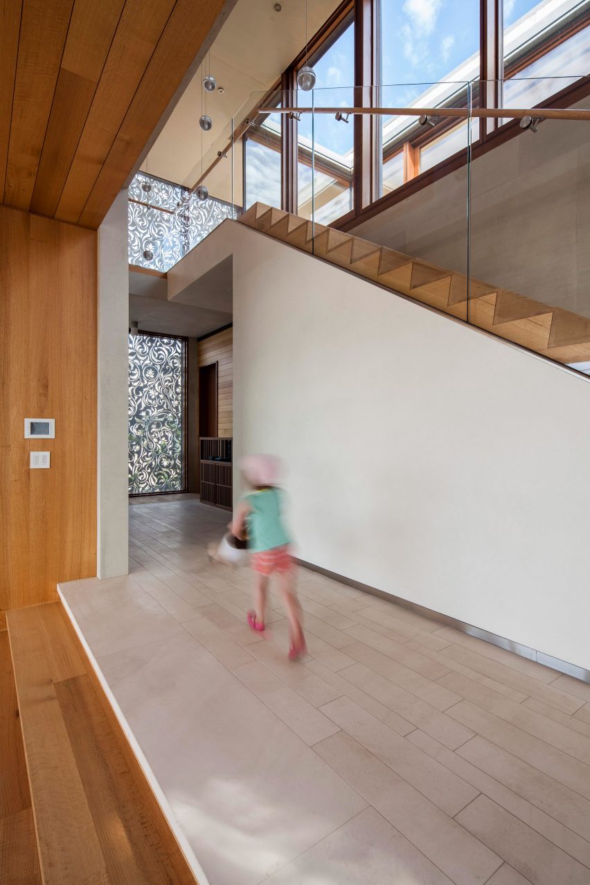 Hamptons Beach House by Aamodt Plumb