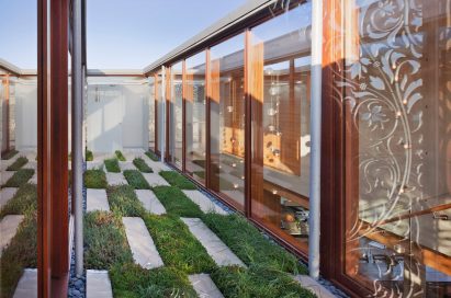 Hamptons Beach House by Aamodt Plumb