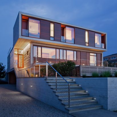 Hamptons Beach House by Aamodt Plumb